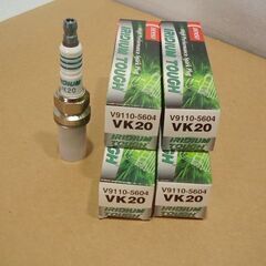 スパークプラグ　イリジウム　デンソーVK20　４本セット未使用品