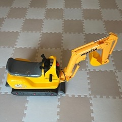 【譲り先決まりました】　おもちゃのショベルカー　乗用玩具の画像