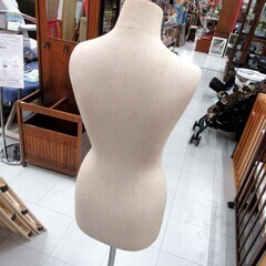 トルソー レディース 高さ調節可能 店舗 ディスプレイ ファッション 服飾 女性 苫小牧西店の画像