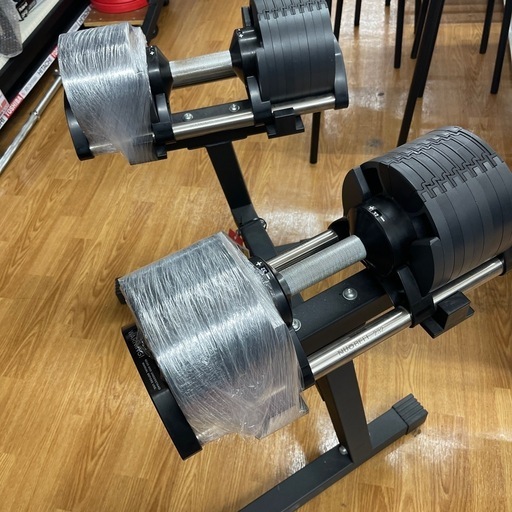 NUO/ヌオ　32kg×2個　可変式ダンベルセット　スタンド付き