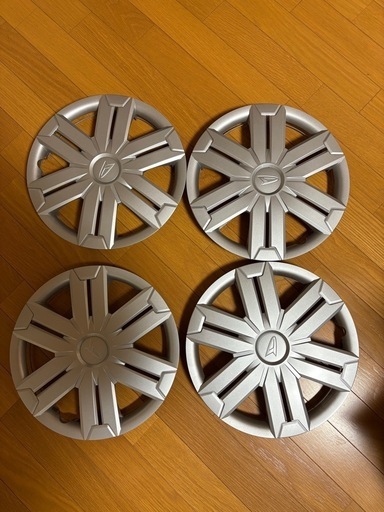 ダイハツアトレー純正ホイールキャップ 4 個セット