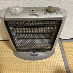 《1／22まで》サンヨー加湿、転倒OFF機能付遠赤外線ストーブ