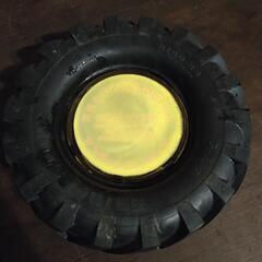タイヤ型の灰皿 灰皿の画像