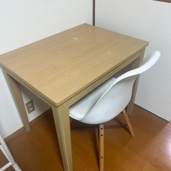 机　縦60 横80 高さ70