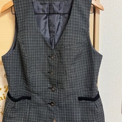 処分可能性有り💧事務服ベスト　15号