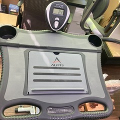エルゴノミックデザインのフィットネスバイク、テンション調整機能付き。の画像