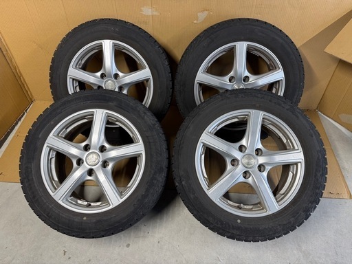 205/60R16 スタッドレスタイヤ