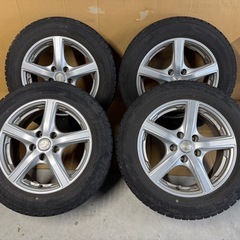 205/60R16 スタッドレスタイヤ