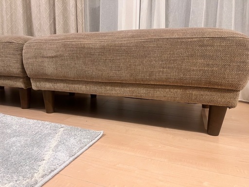 unico(ウニコ)のCALIME(カリム) オットマンです。オーク無垢材