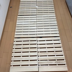 【受け渡し者確定済み】シングルサイズ三つ折りすのこ(2人分あります)の画像