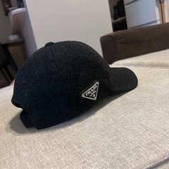 PRADA 冬キャップ