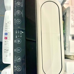 配送可能　保証付き 2019年製シャープ SHARP 高濃度プラズマクラスター7000 加湿空気清浄機 （プラズマクラスター13畳まで 加湿15畳まで 空気清浄23畳まで） ホワイト系 KC-G50-Wの画像