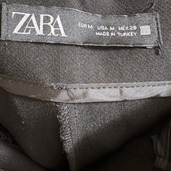 ZARA レディースパンツ黒の画像
