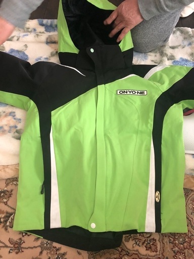 オンヨネ　onyone ジャケット　新品3万円か5万円　スキーウェア
