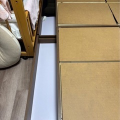 ダブルベッドフレームの画像