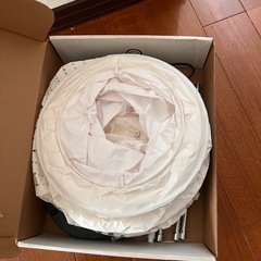 シンプル＆エレガント！IKEA白スタンドランプ - おしゃれな空間を演出の画像