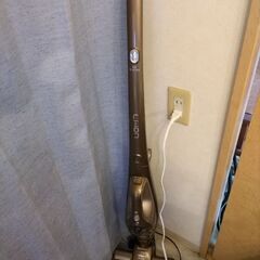日立　pv-bc200 シャンパンゴールド　掃除機　スティッククリーナーの画像