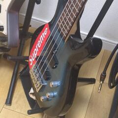 バンドでギターかキーボードを弾いてくれる人募集してます！！