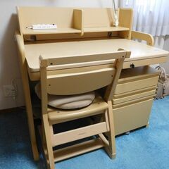 オカムラの学習机　中古美品