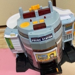 ②トミカ警察署美品