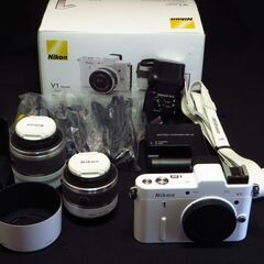 ショット数少 約3600ショット ニコン Nikon1 V1 ミラーレス一眼/ダブルズームキット/専用ストロボSB-N5/ケース/シューアダプター付 匿名配送の画像