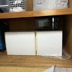 冷蔵庫とレジ機の画像