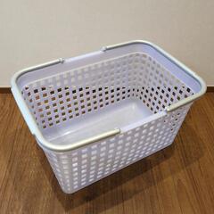 プラスチックのカゴ