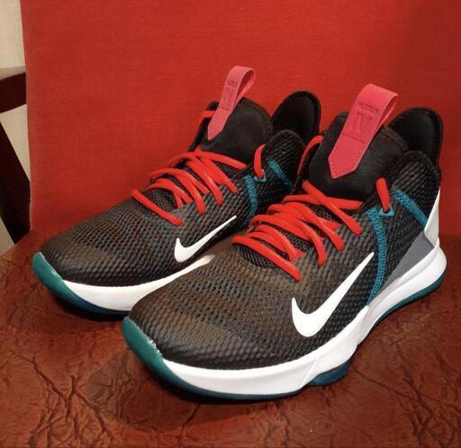 NIKE　スニーカー　美品　27.5