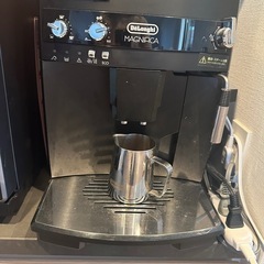 Delonghi/ESAM03110 コーヒーメーカー MAGNIFICA ブラック