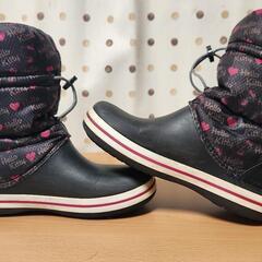 crocs　クロックス　ハローキティコラボ　スノーブーツ　23～24cm　スノトレ　防寒靴　冬靴の画像