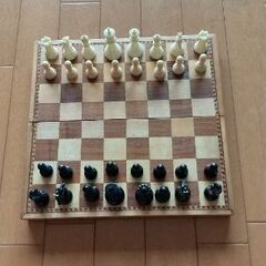 ルービックキューブ、オセロゲーム、チェス＆トランプセットです。の画像