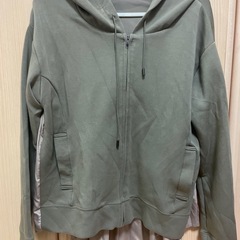 RADIATE バックプリーツ　パーカー