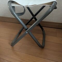 ☆ジモティ割あり☆ ベガコーポレーション ダイニングテーブルセットホピニオンテーブル椅子２脚付 ホワイト H75×W75×D75 クリーニン…  (リユースのサカイ) 春日部のダイニングセットの中古あげます・譲ります｜ジモティーで不用品の処分
