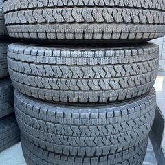 ハイエースSTUDLESS2023年製ホイール セットの画像