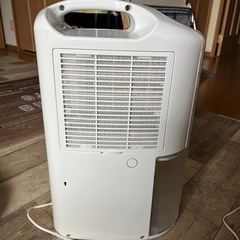 【最終値下げ】コロナ製　除湿器の画像