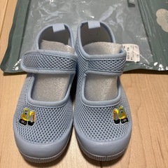 新品未使用バースデー上履き18.0cmの画像