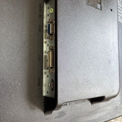 iiyama モニターとlogicoolキーボードの画像