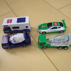 ハッピーセットのミニカーの画像