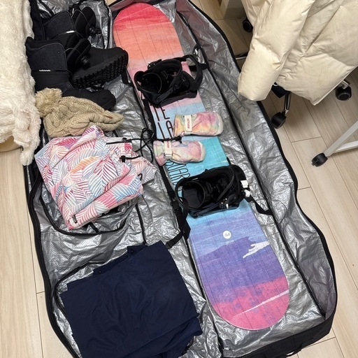 スノーボード3点セット、レディースウェア上下、ニット帽、手袋、スノボケース