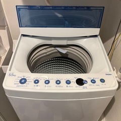 Haierの洗濯機と冷蔵庫のセットの画像