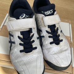 トレーニングシューズ