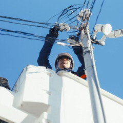 ▼正社員：電気工事現場作業員【経験者歓迎！】▼現職の給与より３万円プラス確定！スキルに応じた給与！最長47年の勤続年数の方も の画像
