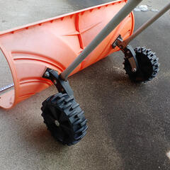 除雪★スノープッシャー 車輪付きスノーダンプ 雪かきスコップの画像