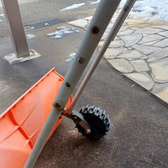 除雪★スノープッシャー 車輪付きスノーダンプ 雪かきスコップの画像