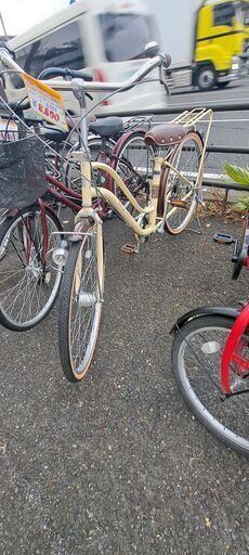 リサイクルショップどりーむ天保山店　No1544　自転車　２６インチ　写真参照　切り替え・LEDオートライト付き　美品ですよ～