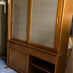 大幅値下げ！！木製食器棚　大容量　ベージュブラウンの画像