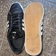 【26cm】adidas 靴の画像