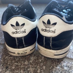 【26cm】adidas 靴の画像