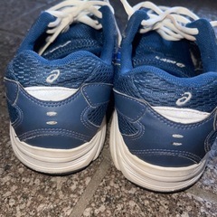 【26cm】asics 靴の画像
