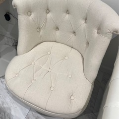 椅子　 四つ
